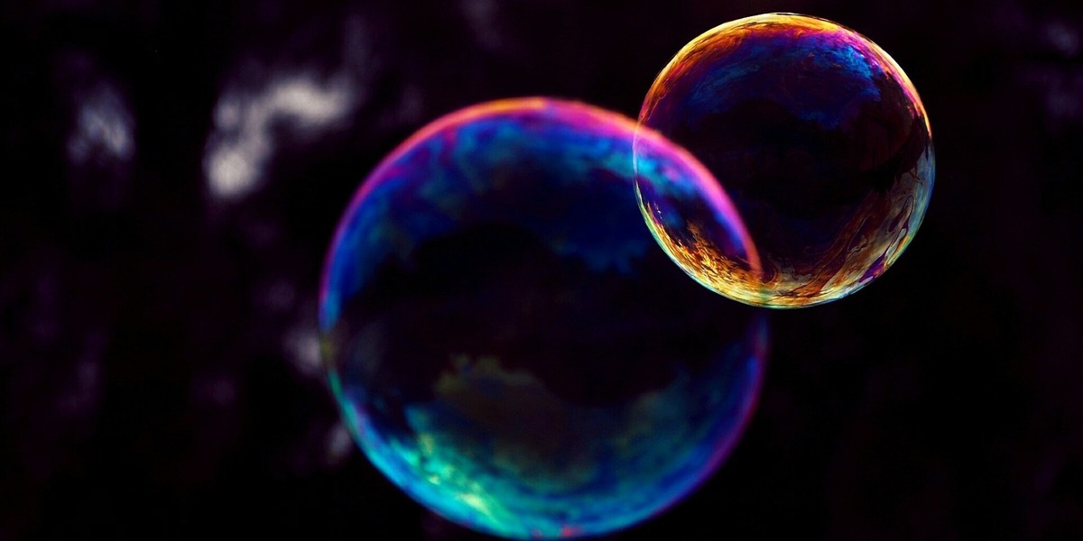 AI - To bubble  or not to bubble ?