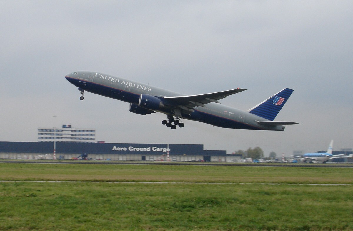 Airlines & Airport Services